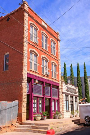 Bisbee Brownstone Suites